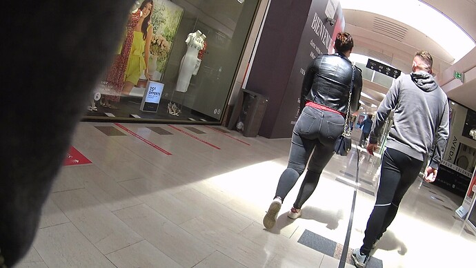 Tight ass black jeans.mp4_20230929_142746.746