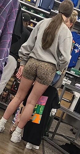 perfect teen ass in cheetah print  (26)