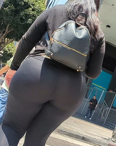 HugeButt (21)