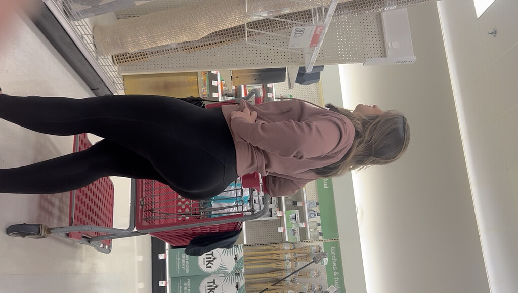 Image showcasing Big Plump Dumper on Target Milf - Spandex, Leggings & Yoga Pants - Forum