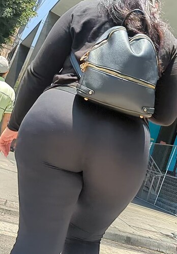 HugeButt (24)