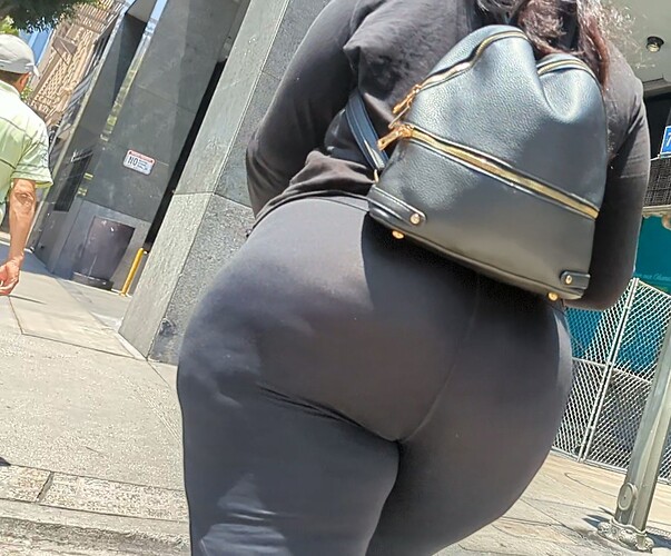 HugeButt (29)