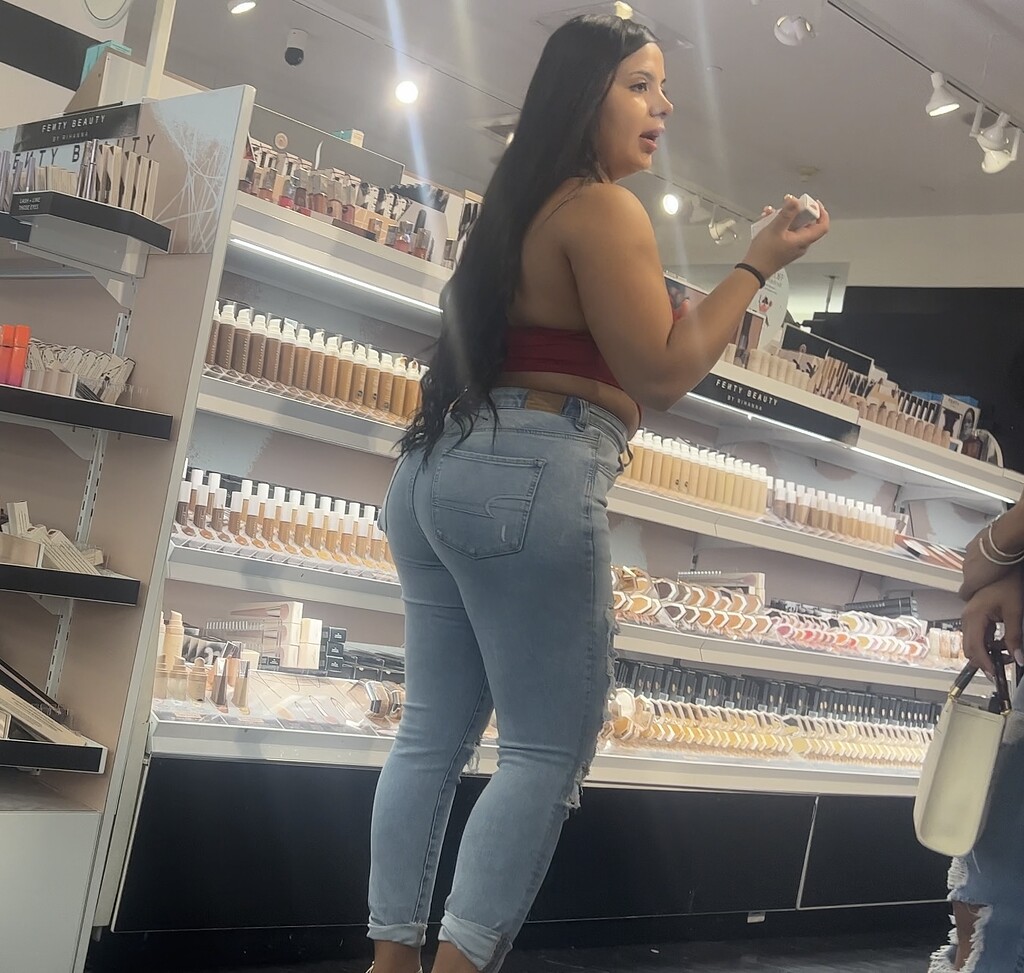 2 thick Latina’s at ulta - Spandex, Leggings & Yoga Pants - Forum