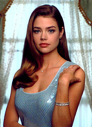 denise-richards-christmas-jones-the-world-is-not-enough