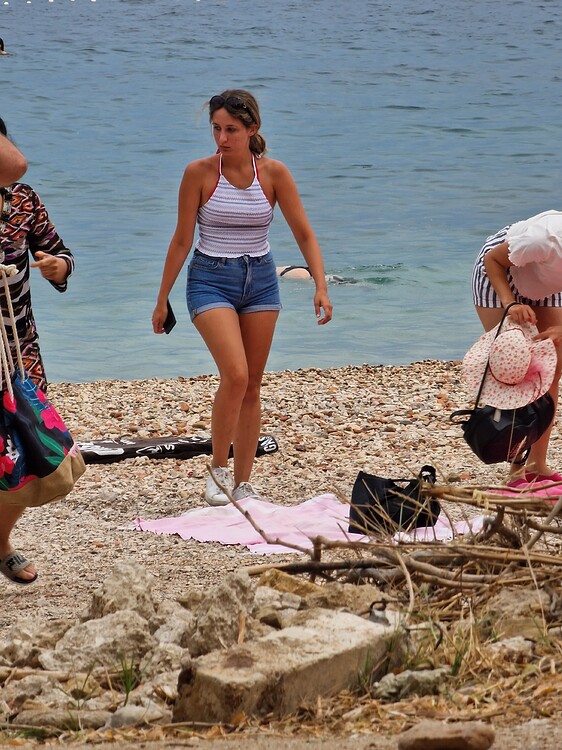 TWO Girls undress on the Beach 78 pics - Forum