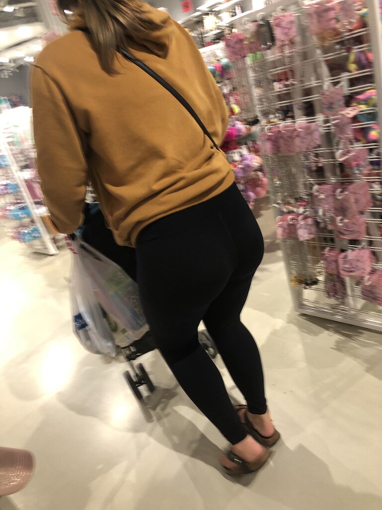 More Pawg Milf With A Bubble Spandex Leggings And Yoga Pants Forum