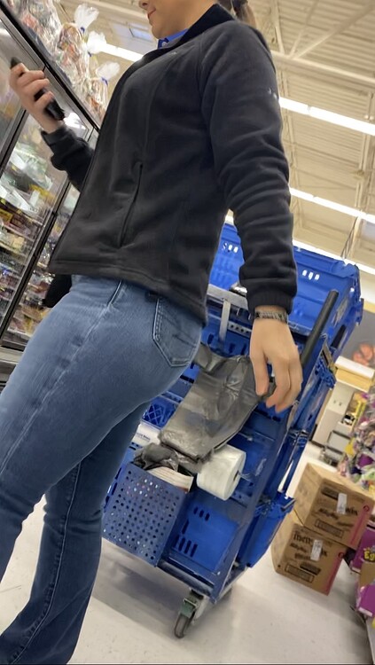 Sexy Thick Walmart Employee (Bent Over) - Tight Jeans - Forum