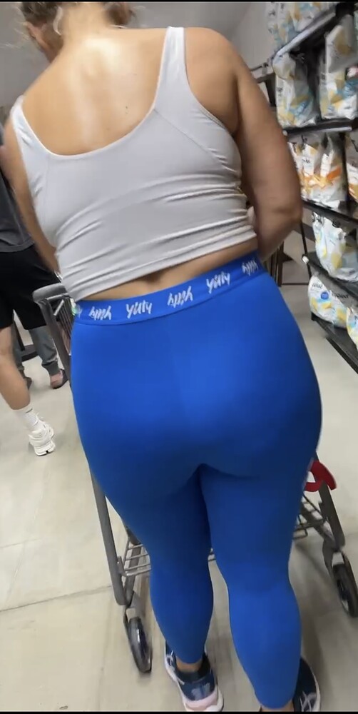 PAWG in Blue Leggings (OC) - Spandex, Leggings & Yoga Pants - Forum