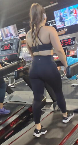 2 gym pawgs on treadmill side by side - Spandex, Leggings & Yoga Pants