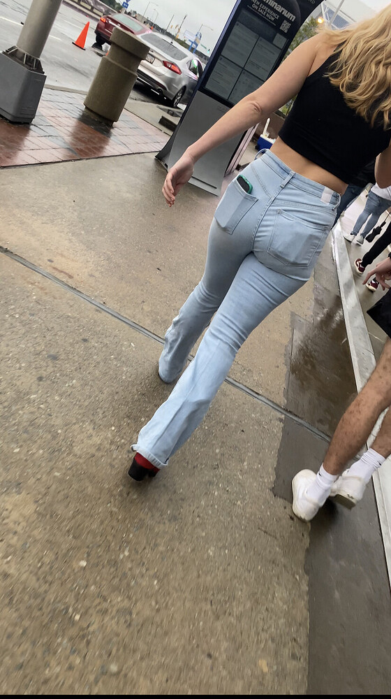 Tight blue jean on thick white chick! - Tight Jeans - Forum