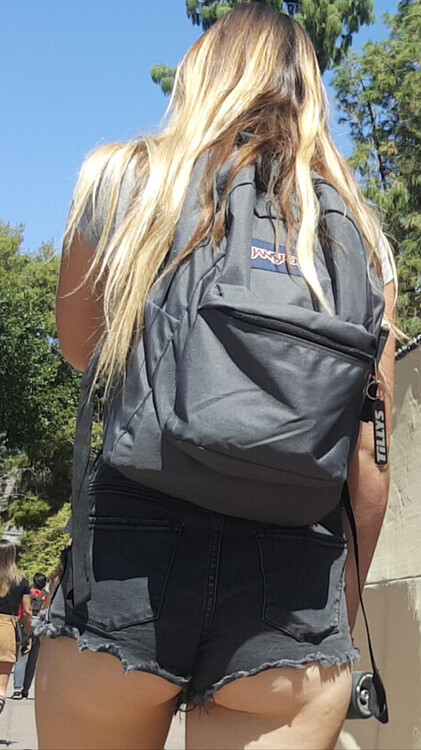 COLLEGE IS BACK Stunning Blonde Skater Chick In Short Shorts Cheeks college-is-back-stunning-blonde-skater-chick-in-short-shorts-cheeks