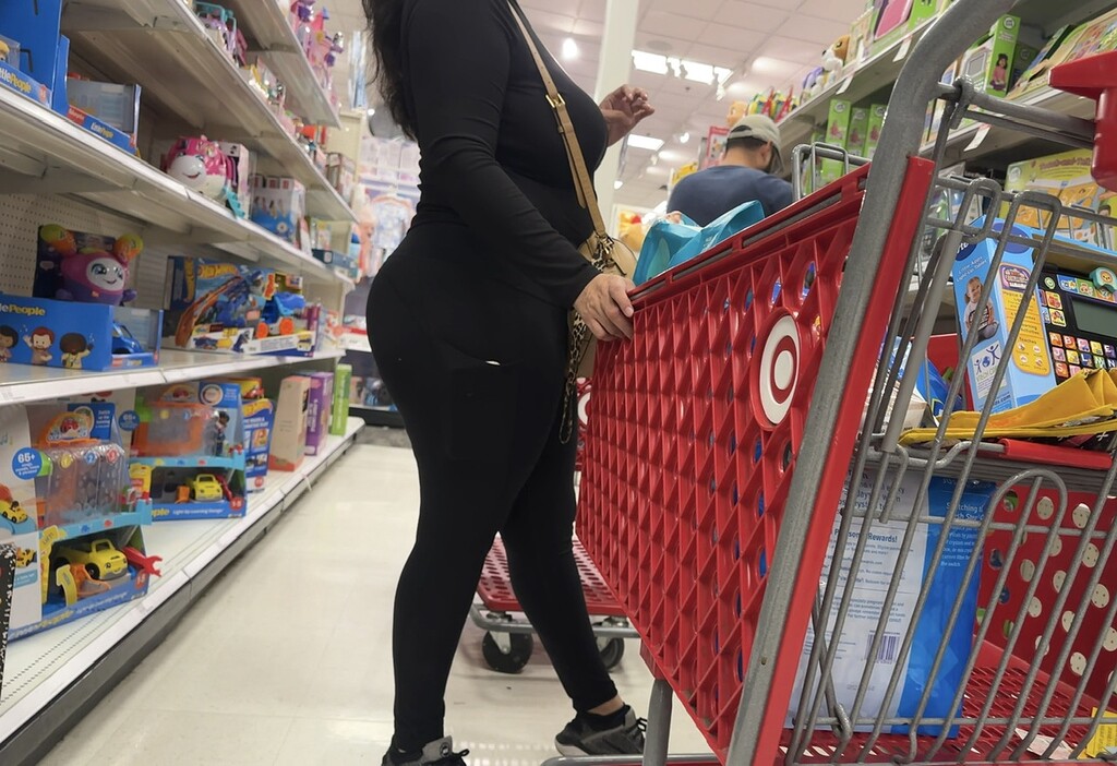 Latina Milf Black Leggings Spandex Leggings And Yoga Pants Forum