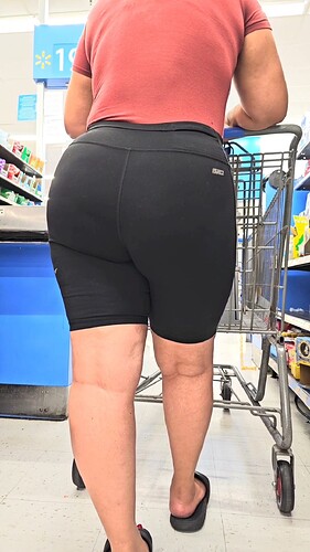 BubbleButtLatinaMilf(15)