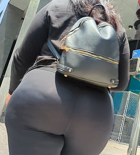 HugeButt (28)