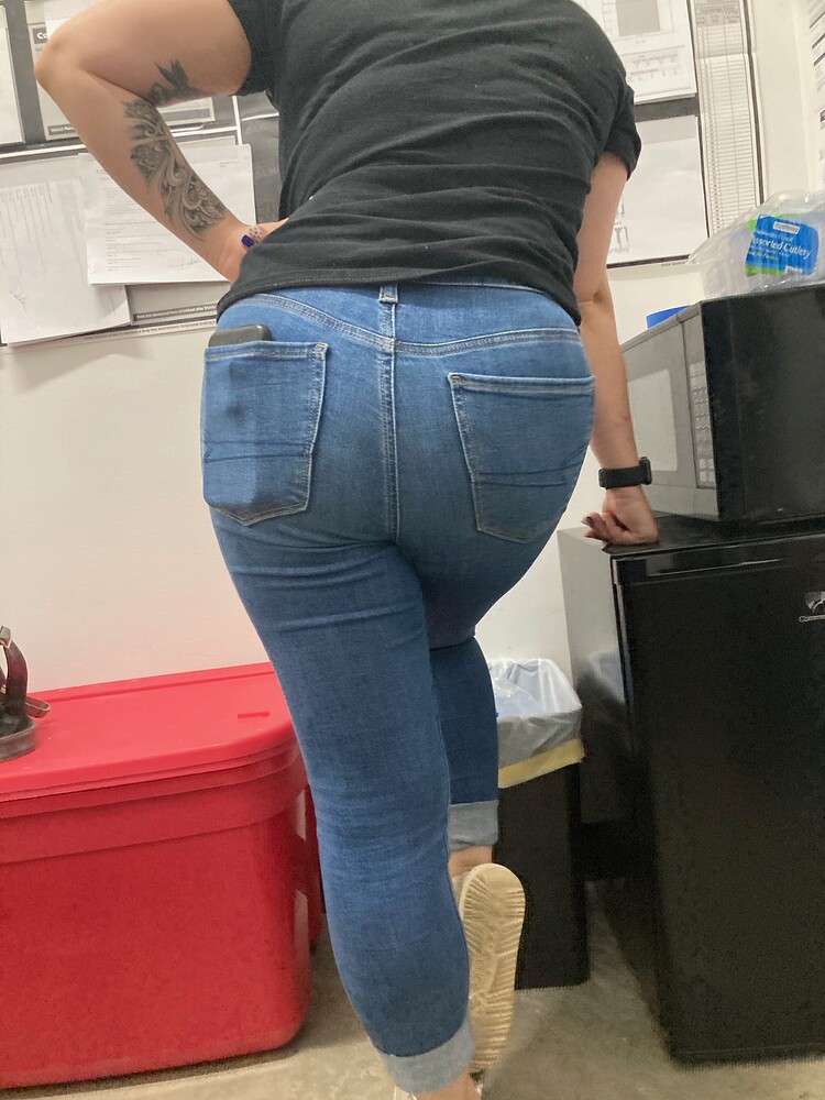Brunette Dollar Store Worker Tight Booty Jeans Tight Jeans Forum Brunette Dollar Store Worker Tight Booty Jeans Tight Jeans Forum