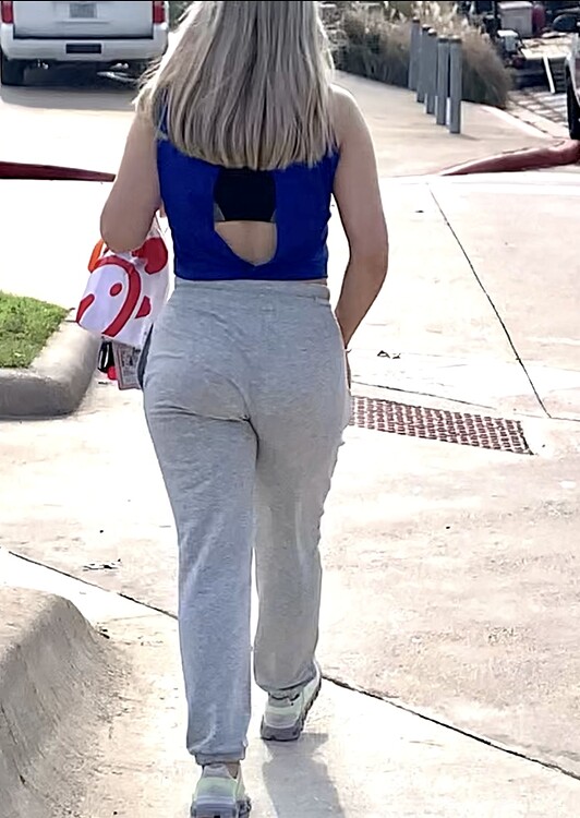 Pawg College Babe In Grey Sweatpants Oc Blonde Forum 