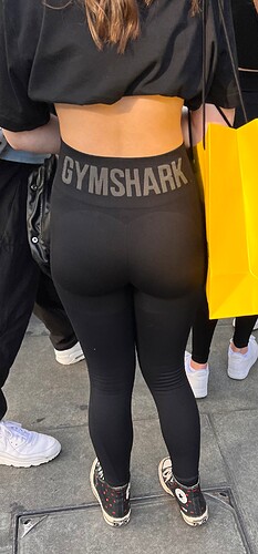 Tight PAWG gymshark leggings (7)