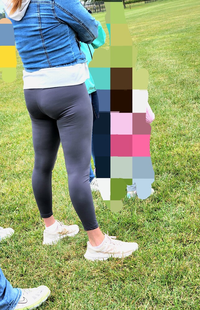 Milf at the park Spandex, Leggings & Yoga Pants Forum