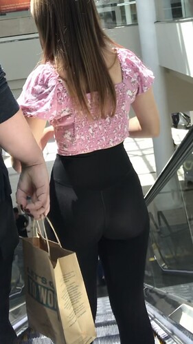 Mall day pawgs - Spandex, Leggings & Yoga Pants - Forum