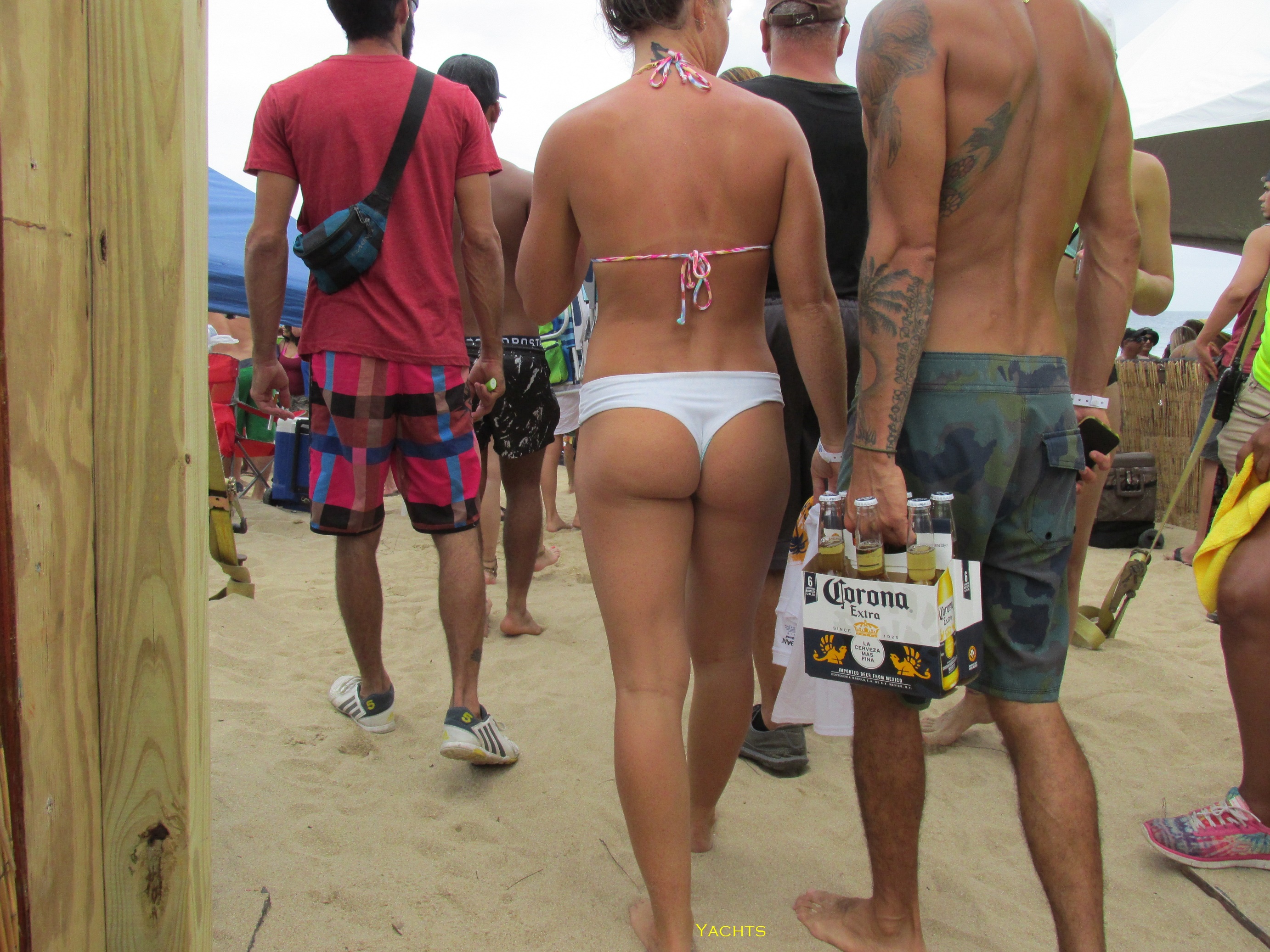 White thongs - Beach & Bikini - Forum.