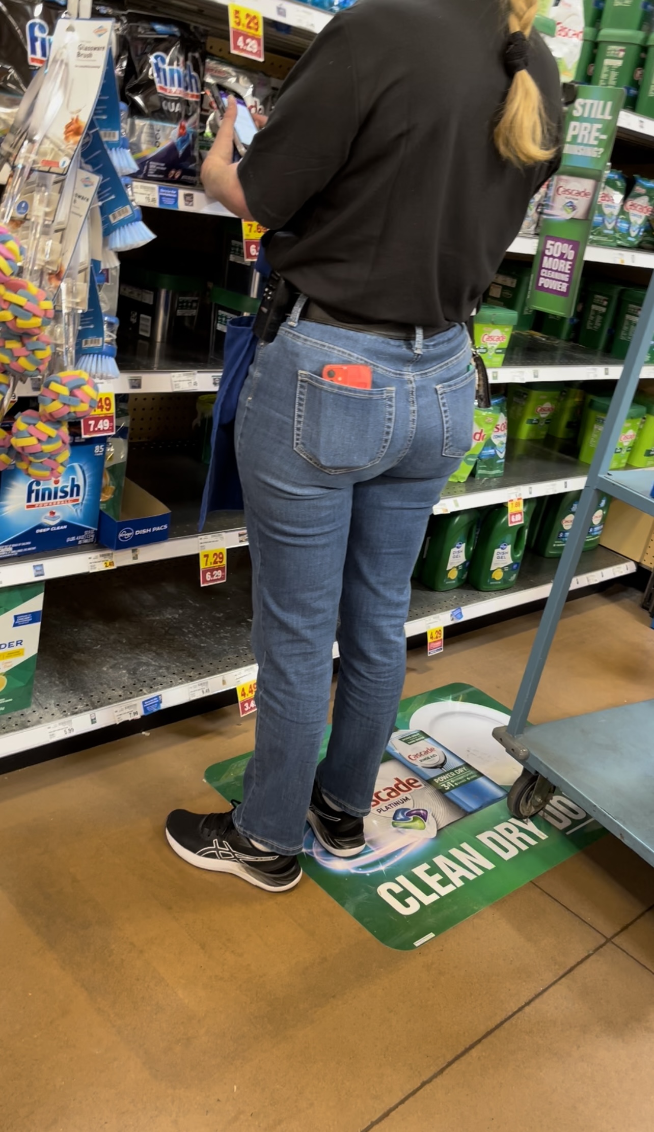 Kroger Pawg Milf Employee Tight Jeans Wow - Tight Jeans - Forum