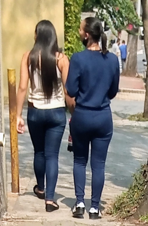 2 Nice Asses Forum 