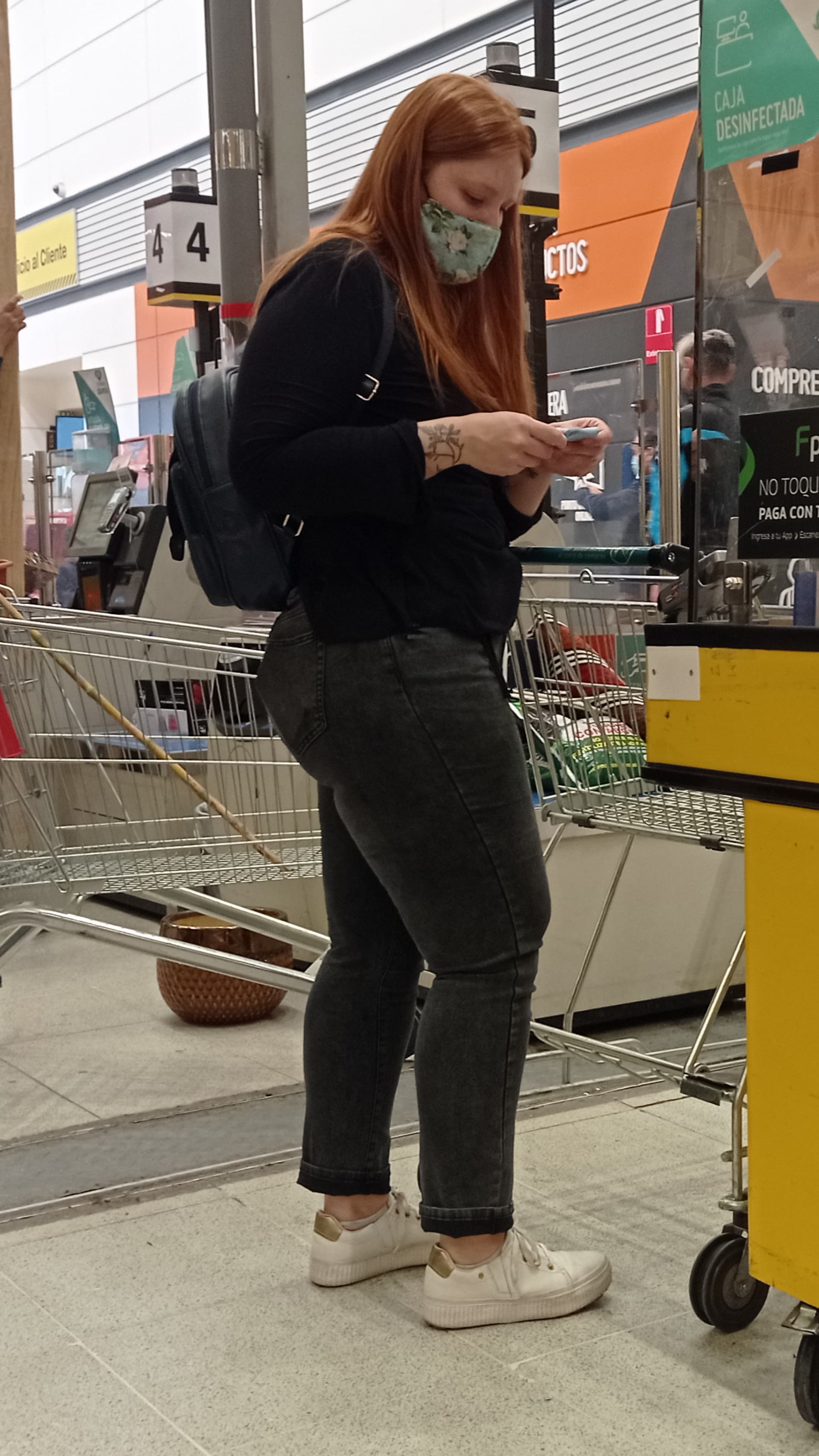 Beautiful Pawg Redhead + Extra - Tight Jeans - Forum