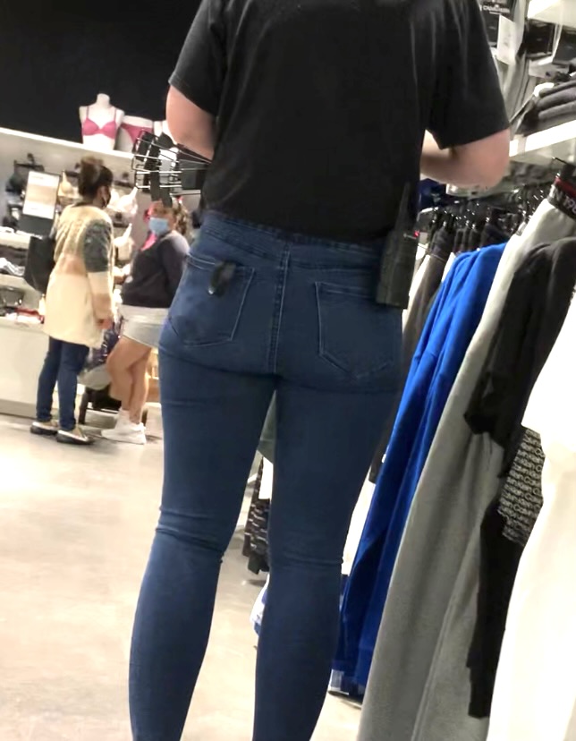Bubble ass co-worker - Tight Jeans - Forum