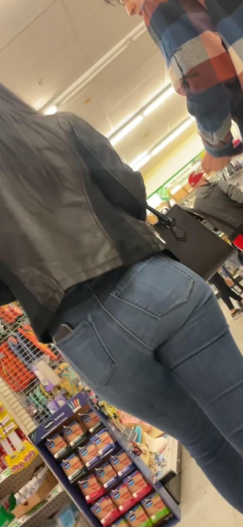Sorry bro but you have to SHARE her with us (video) - Tight Jeans - Forum