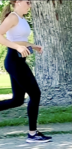 Lulu lemon yoga pants and white sports bra on a jog - Spandex, Leggings &  Yoga Pants - Forum