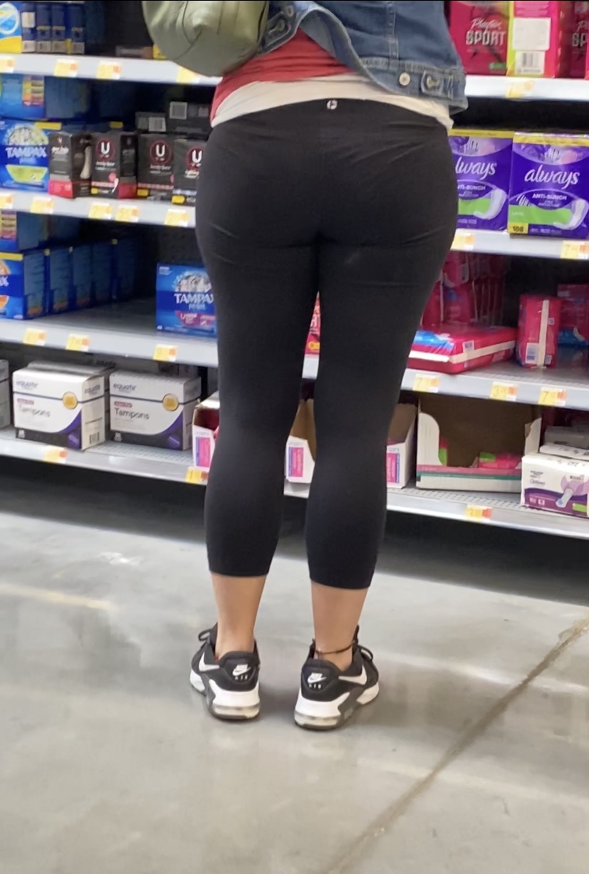 Faint vpl on this momma + squat - Spandex, Leggings & Yoga Pants - Forum