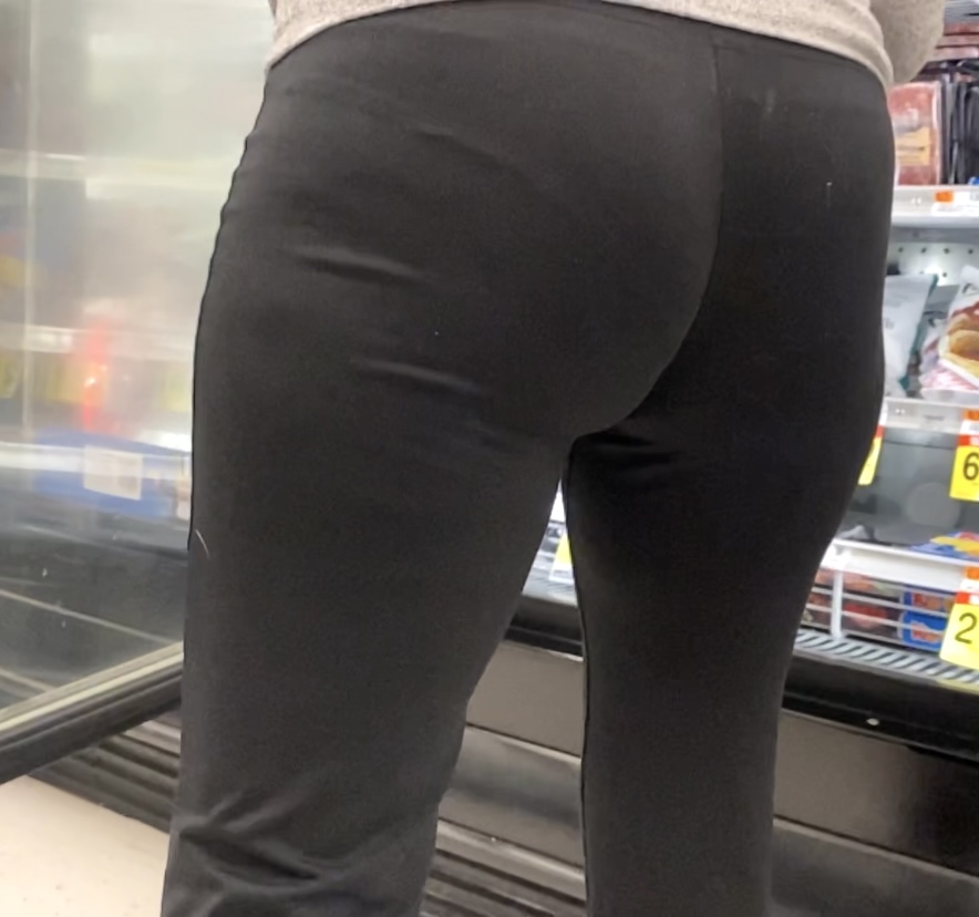 Sexy MILF with Thigh Gap/ VPL - Spandex, Leggings & Yoga Pants - Forum