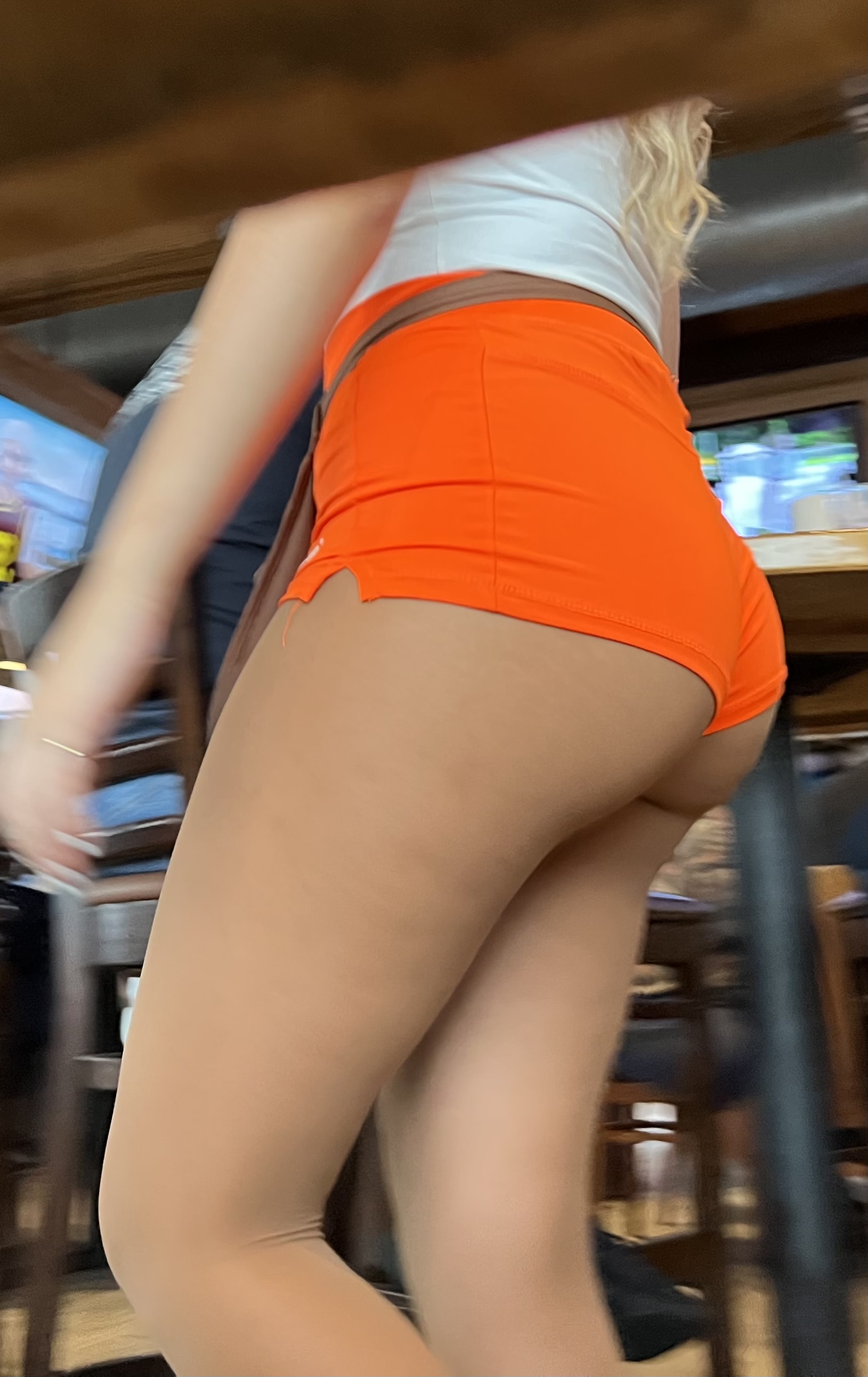 MEGAPOST - Hooters.