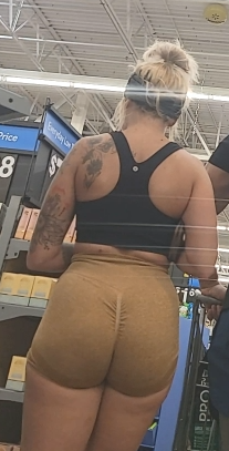 BLONDE PAWG WITH PUMPED UP BUBBLE (61)