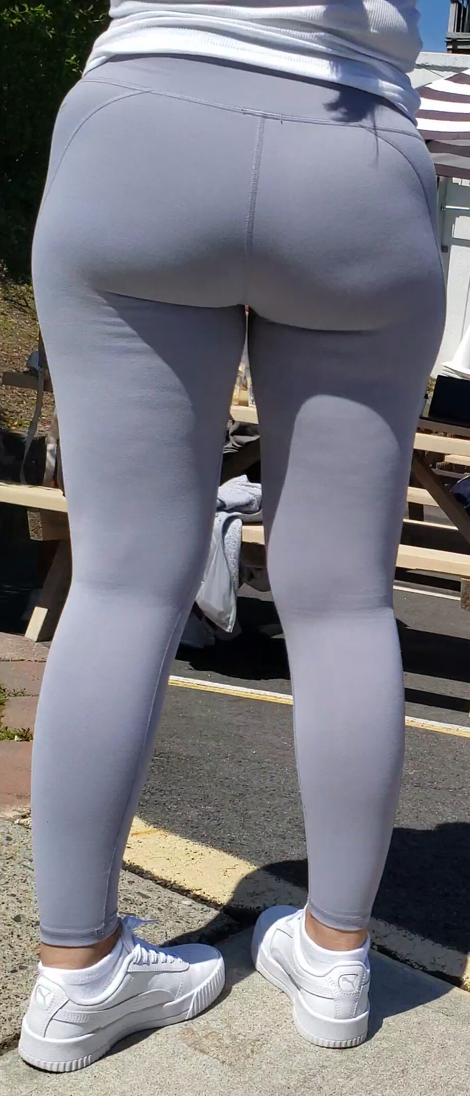 nice ass inblue spandex