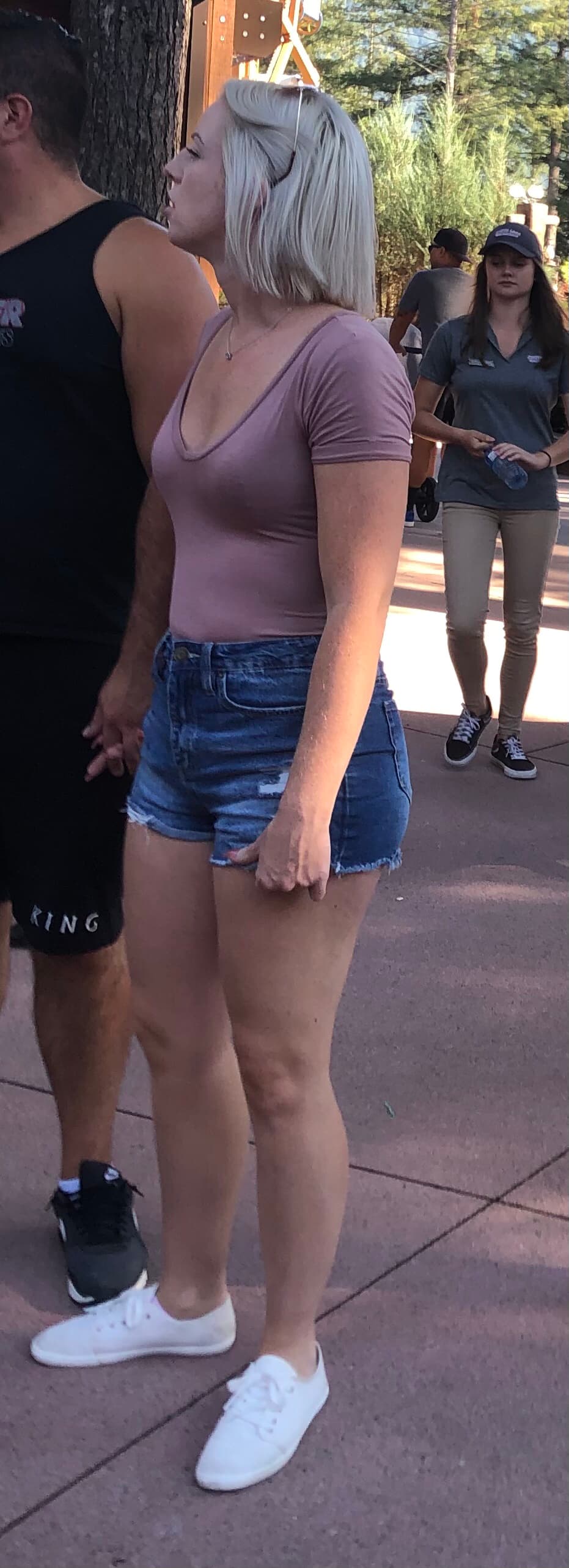 Another Fine Milf At The Amusement Park Short Shorts And Volleyball Forum