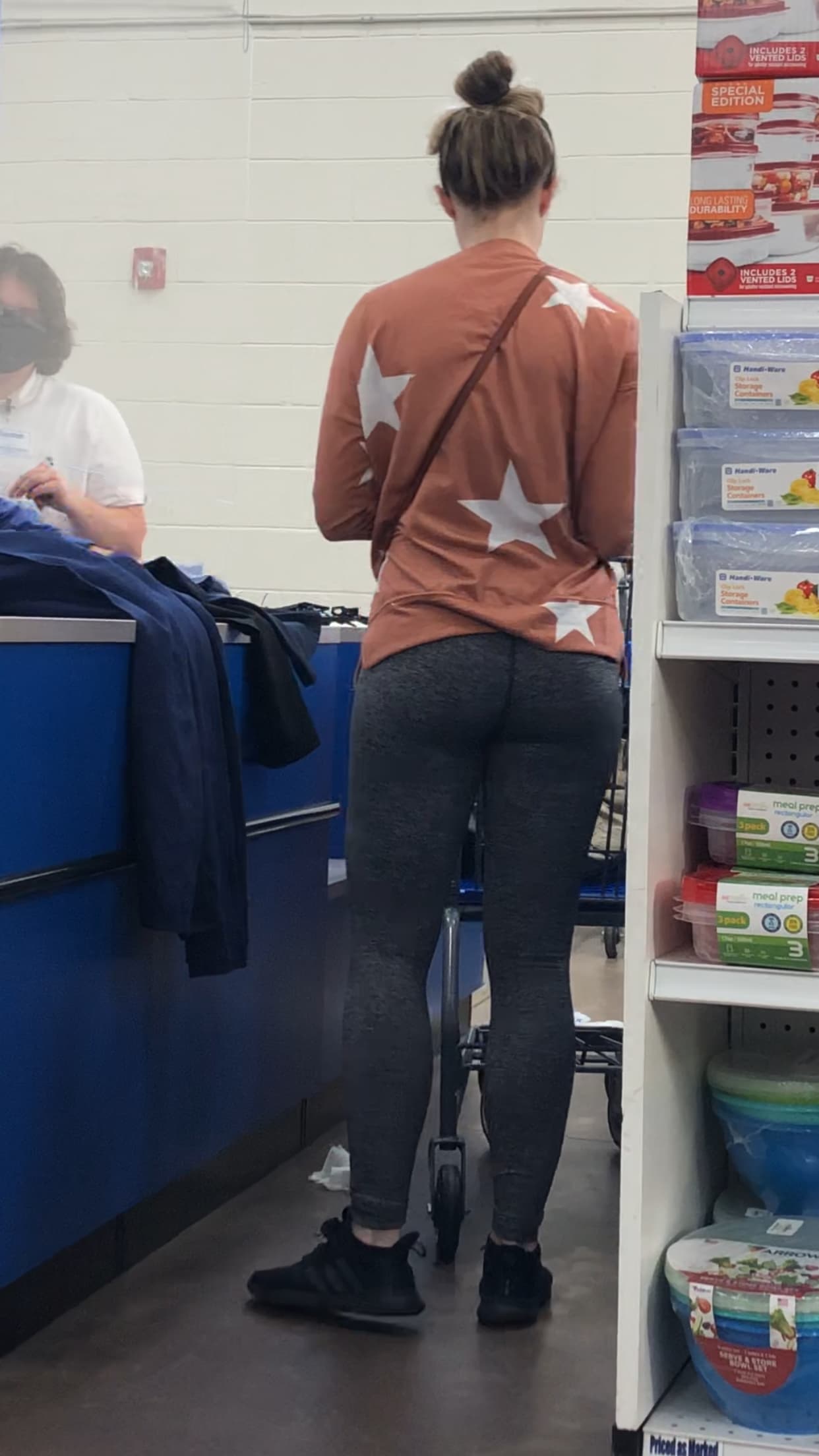 Gray leggings girl checking out at the thrift shop - Spandex, Leggings ...