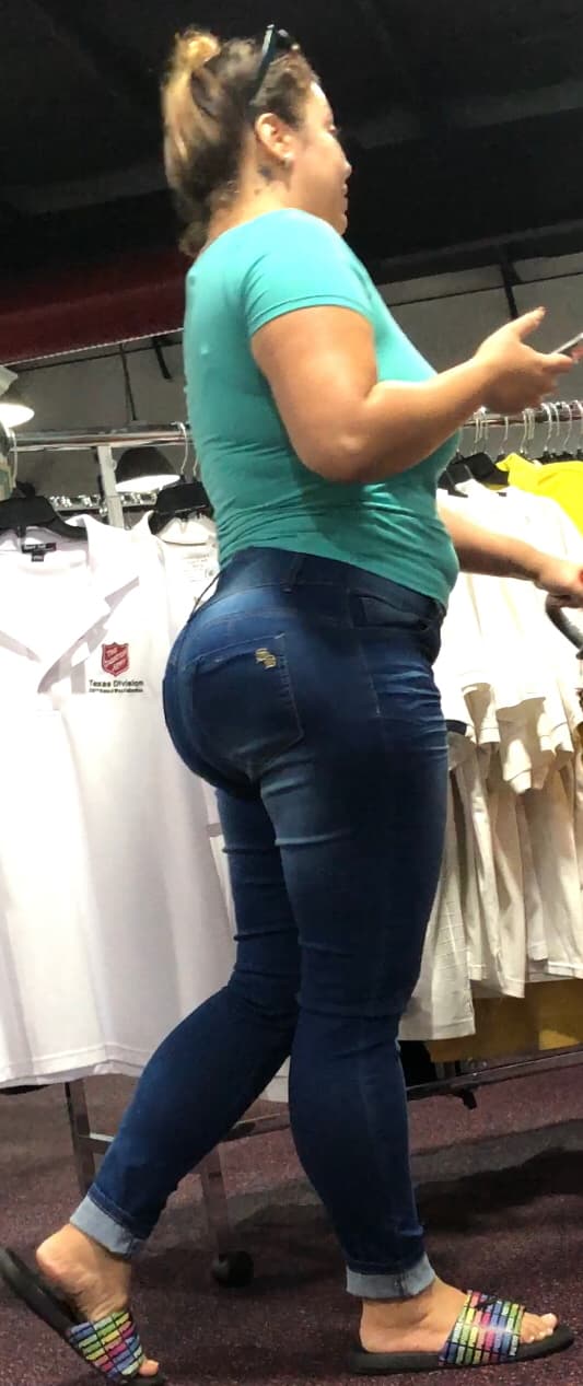 Big Latina donk in tight jeans - Tight Jeans - Forum