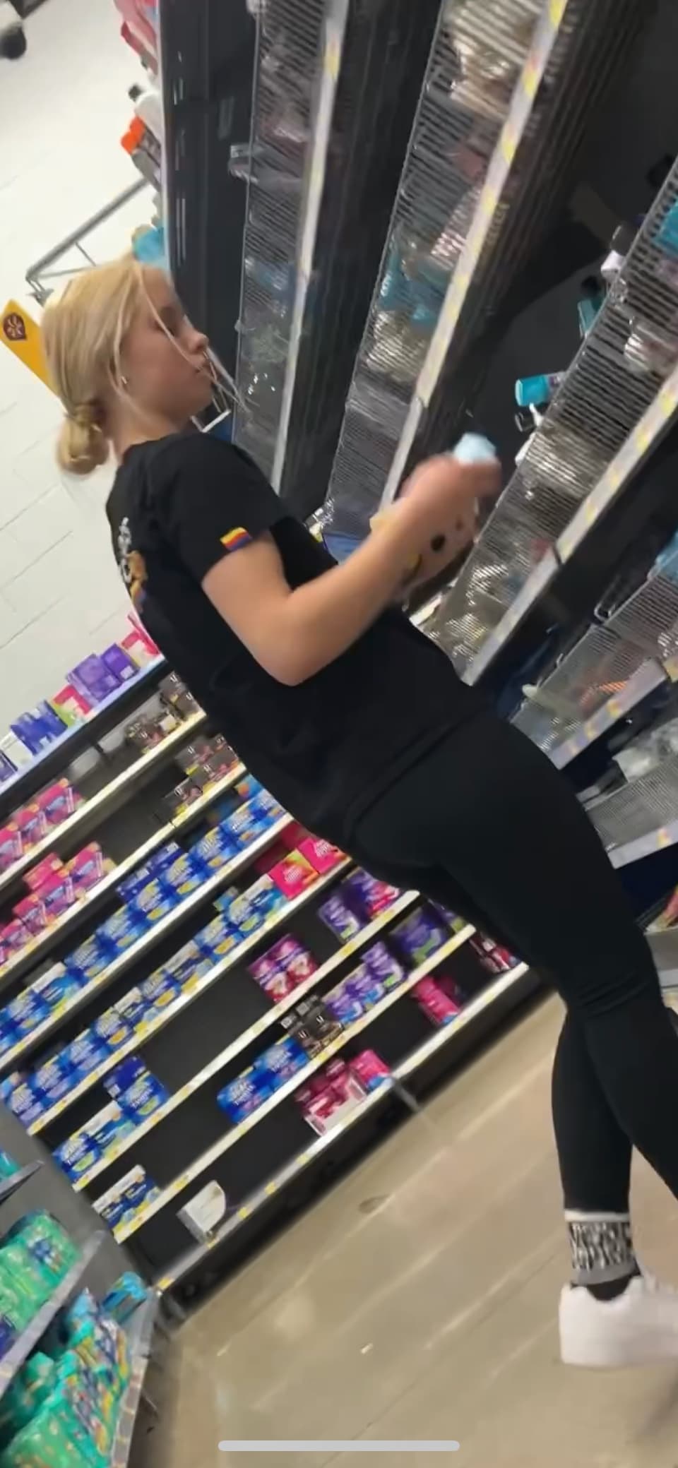 Tight blondie teen !! (Video) - Spandex, Leggings & Yoga Pants - Forum