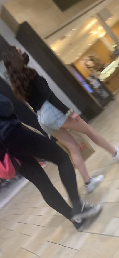 Cute jean shorts teen at the mall 😍😍 - Short Shorts & Volleyball - Forum