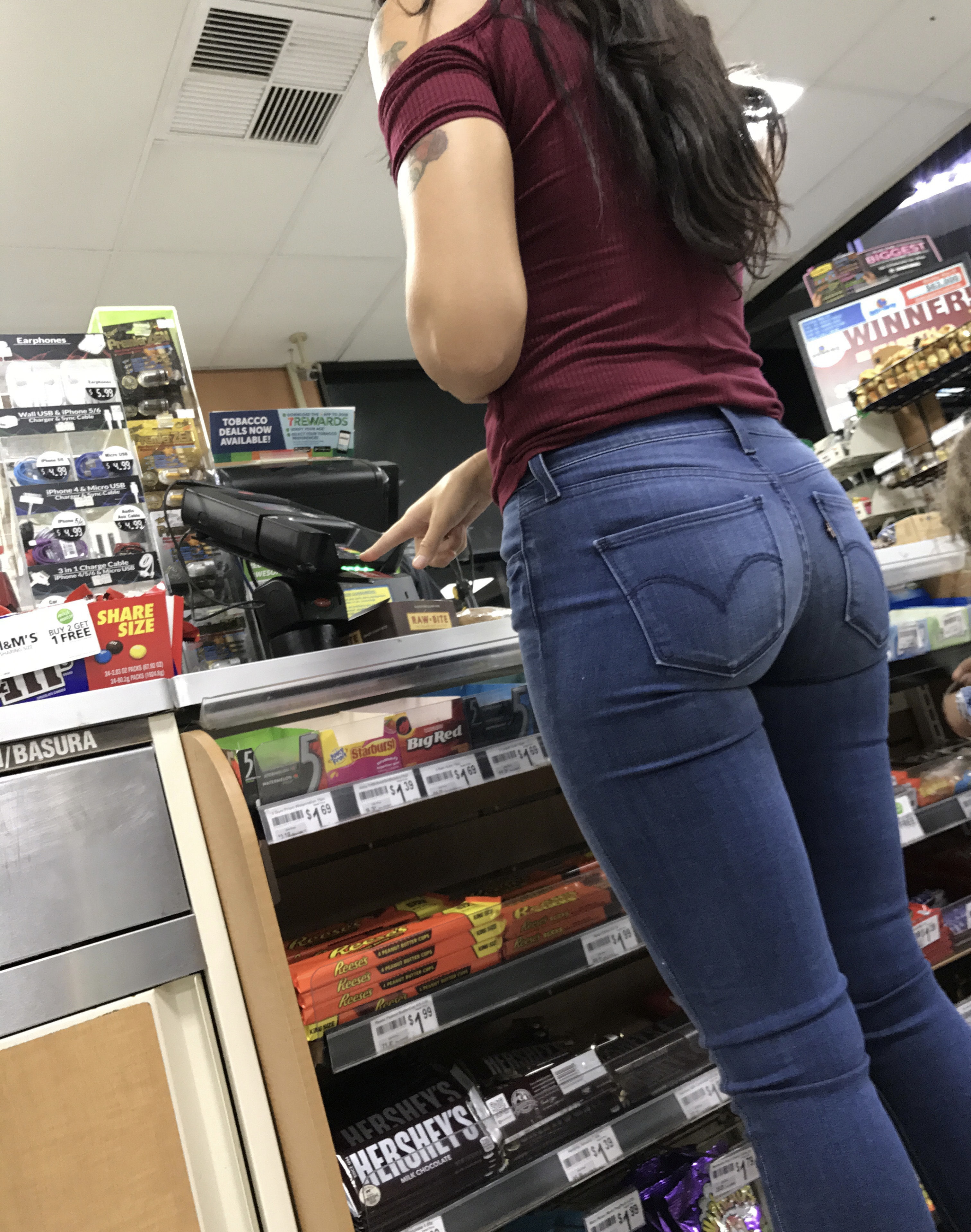 Latina cashier.