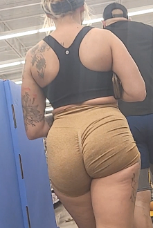 BLONDE PAWG WITH PUMPED UP BUBBLE (86)