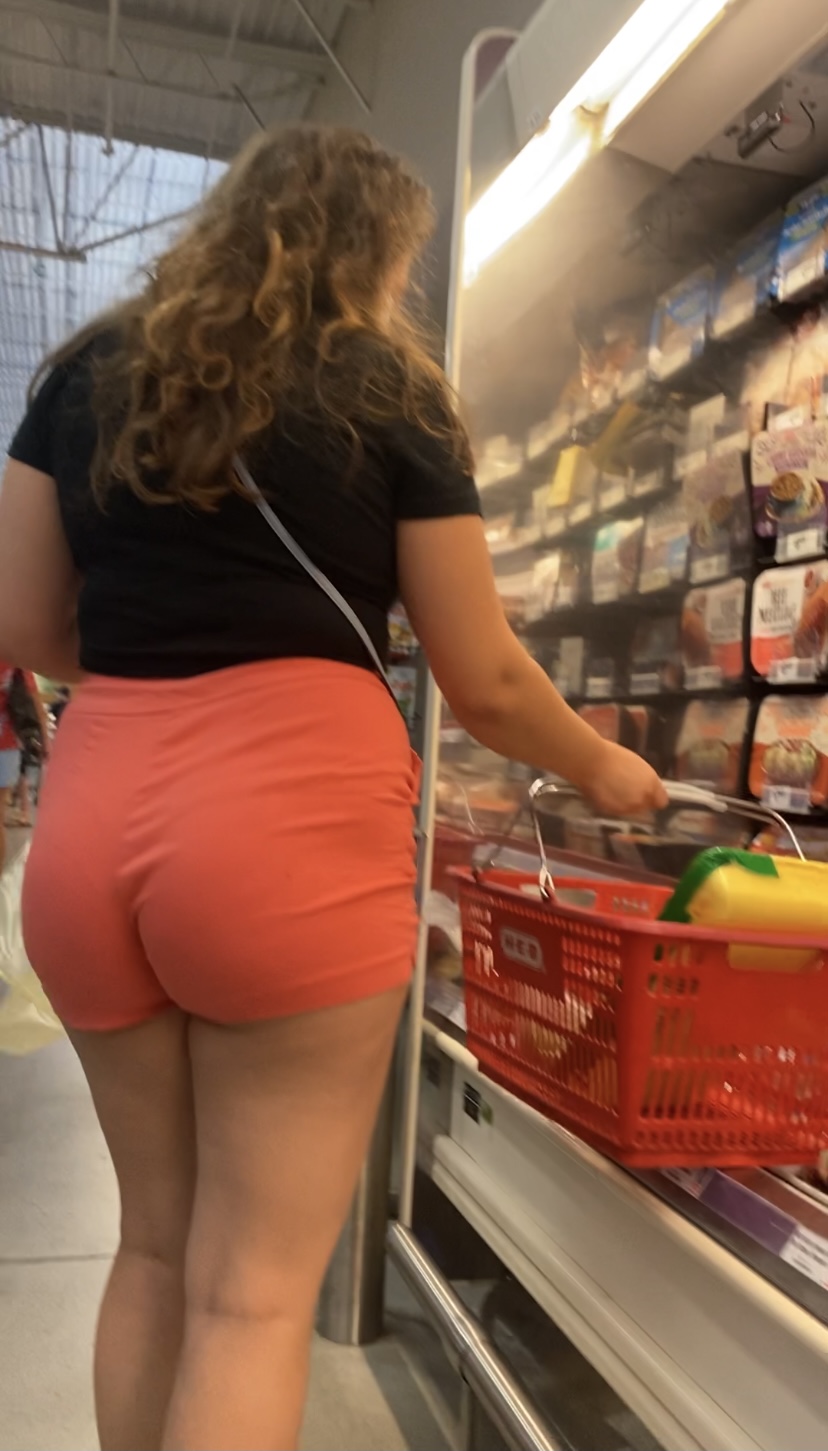 Fat cheeks grocery shopping - Short Shorts & Volleyball - Forum