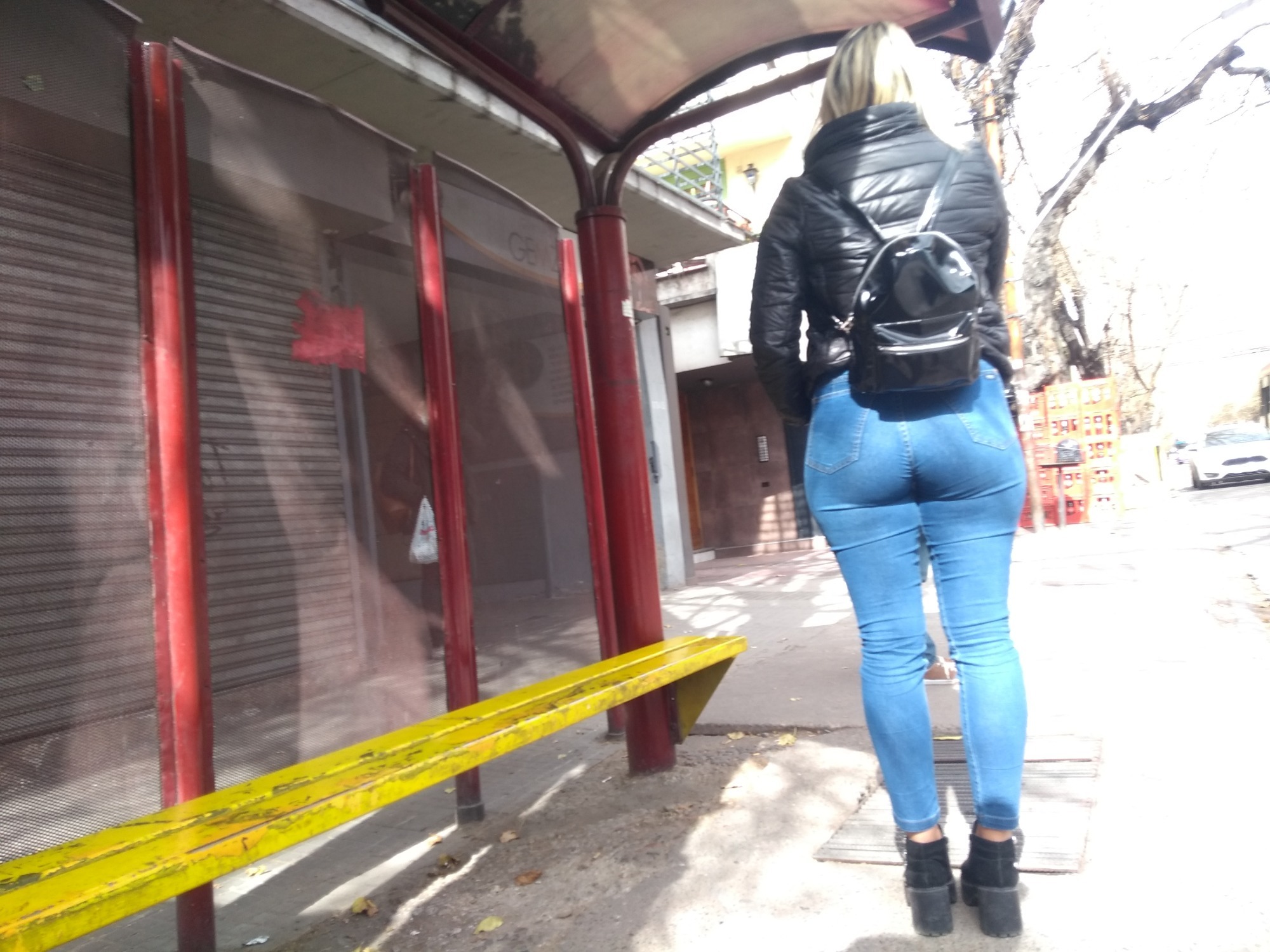 Bus station ass - Tight Jeans