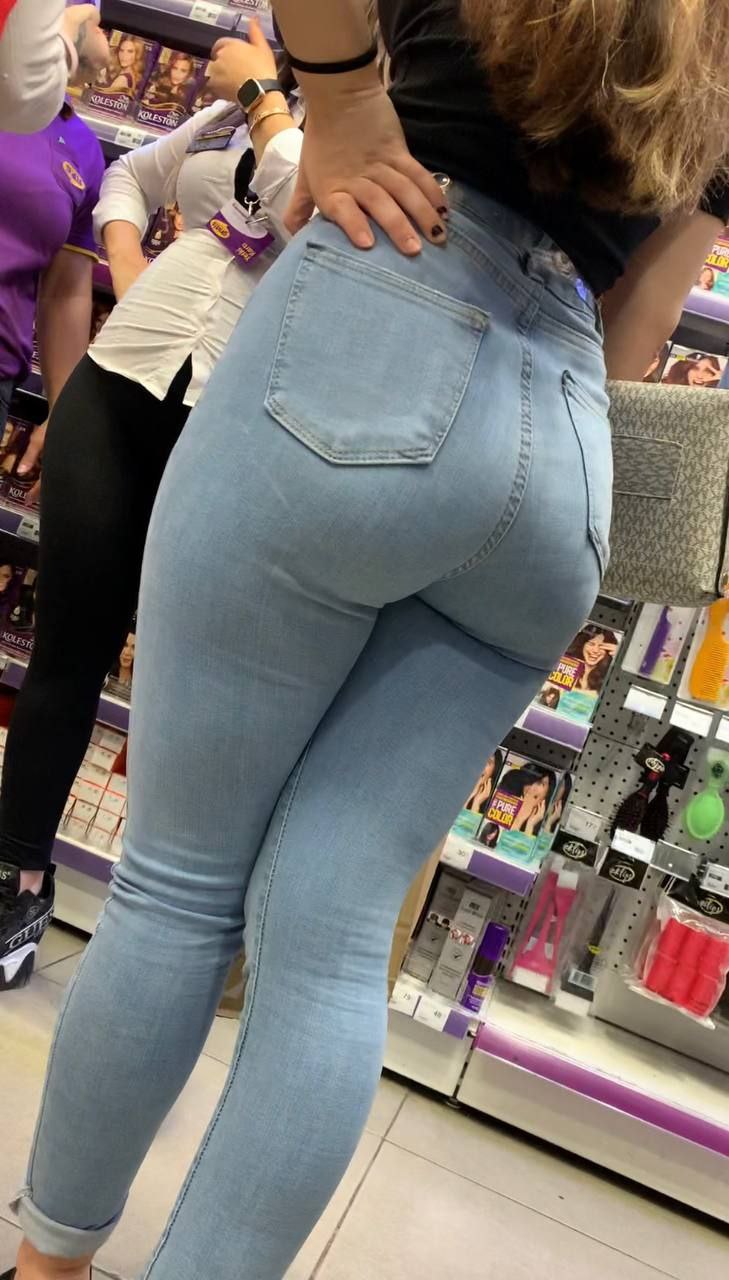 Nice in jeans ;) - Tight Jeans