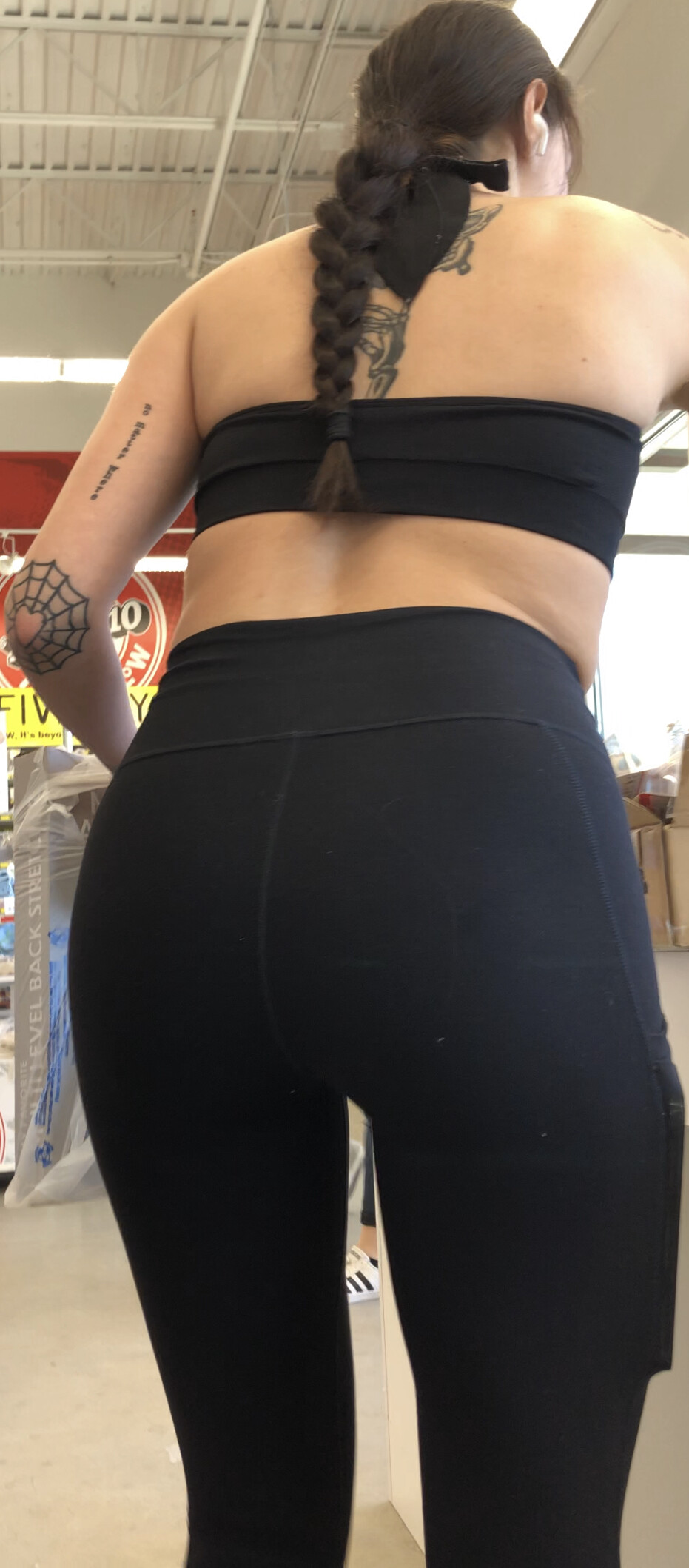 Tall skinny tatted girl in black leggings and sports bra - Spandex, Leggings  & Yoga Pants - Forum