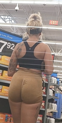 BLONDE PAWG WITH PUMPED UP BUBBLE (52)