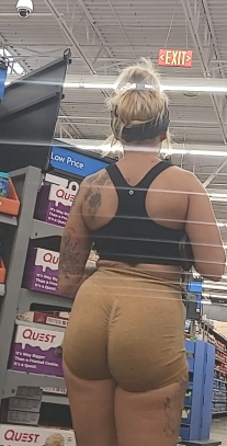 BLONDE PAWG WITH PUMPED UP BUBBLE (56)