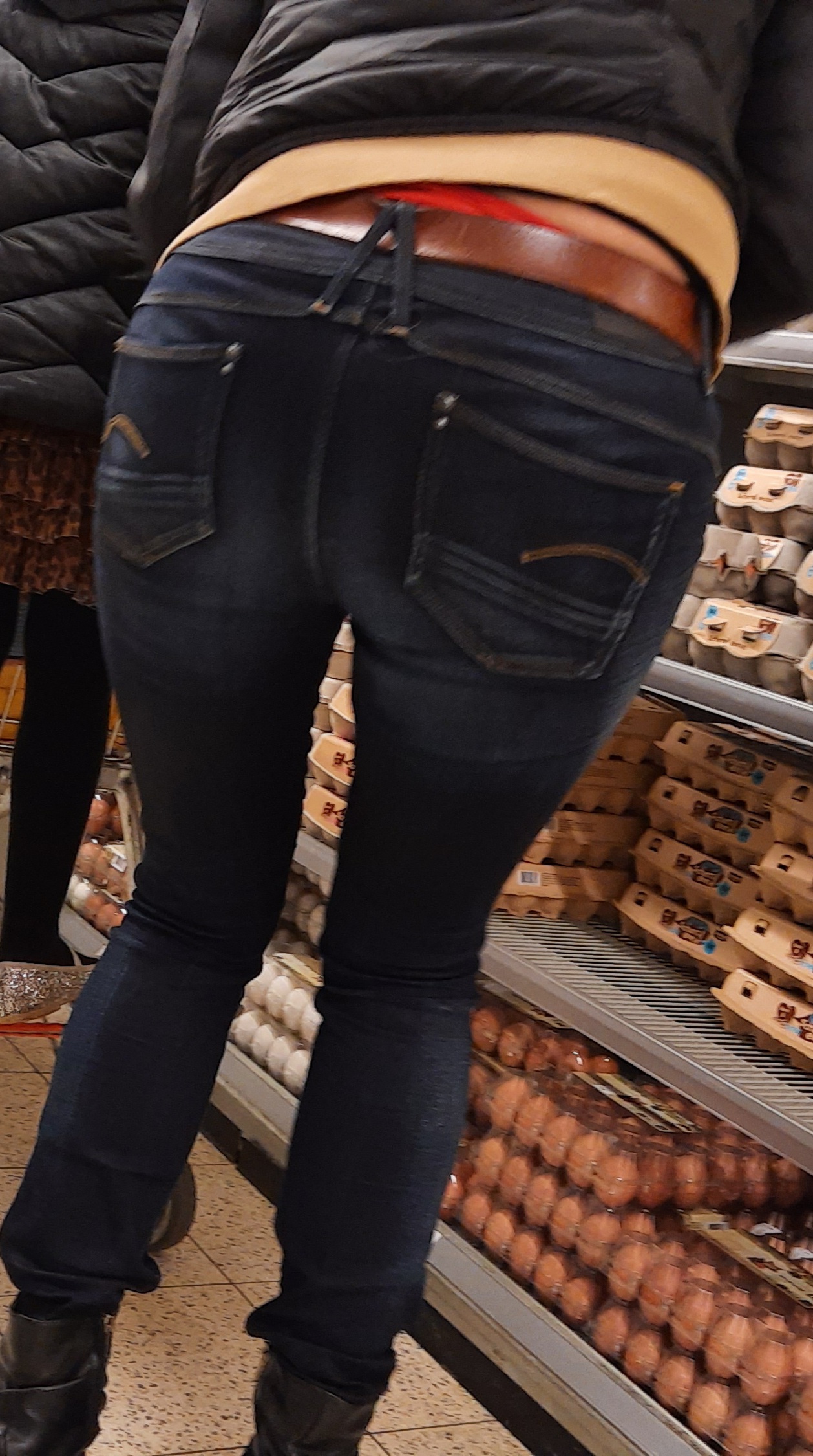 Young Girl Bending Over 00 - ccu0dti