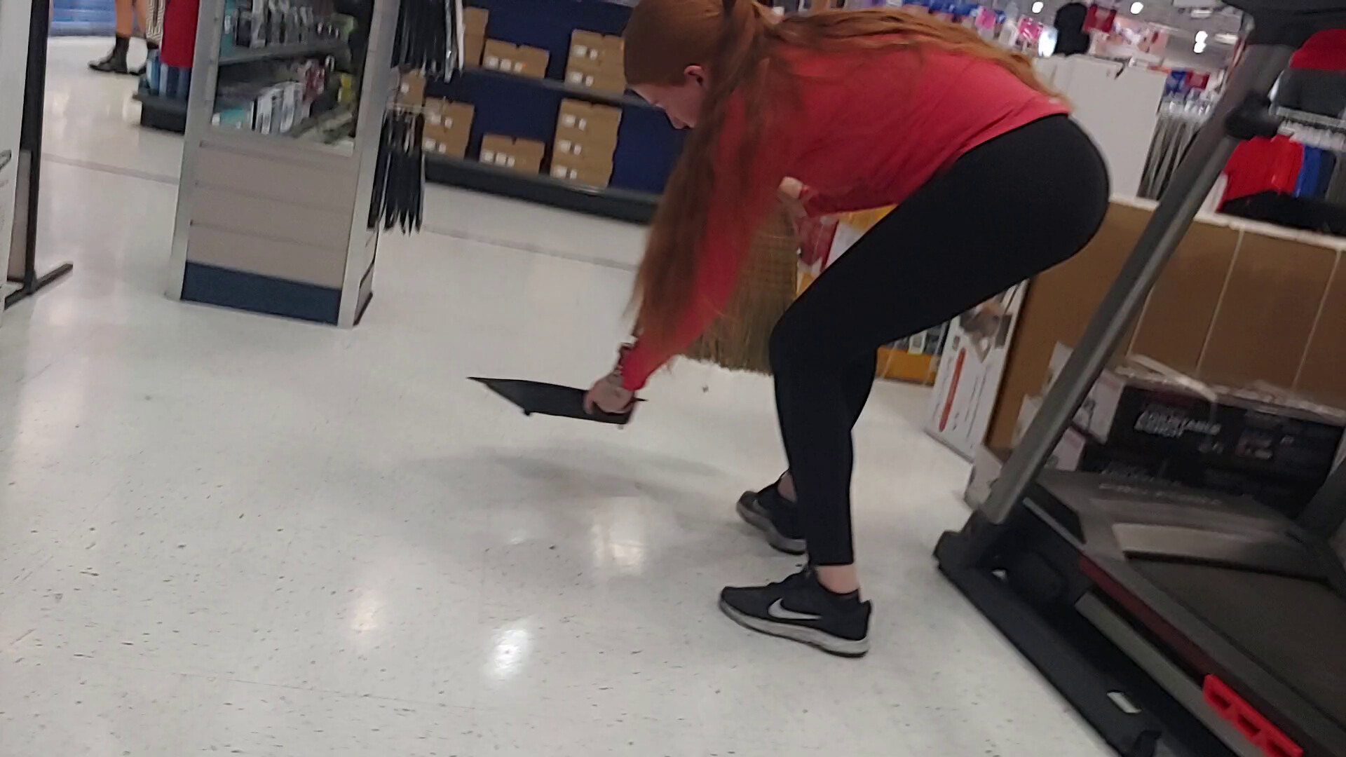 Redhead teen employee in leggings - Spandex, Leggings & Yoga Pants - Forum